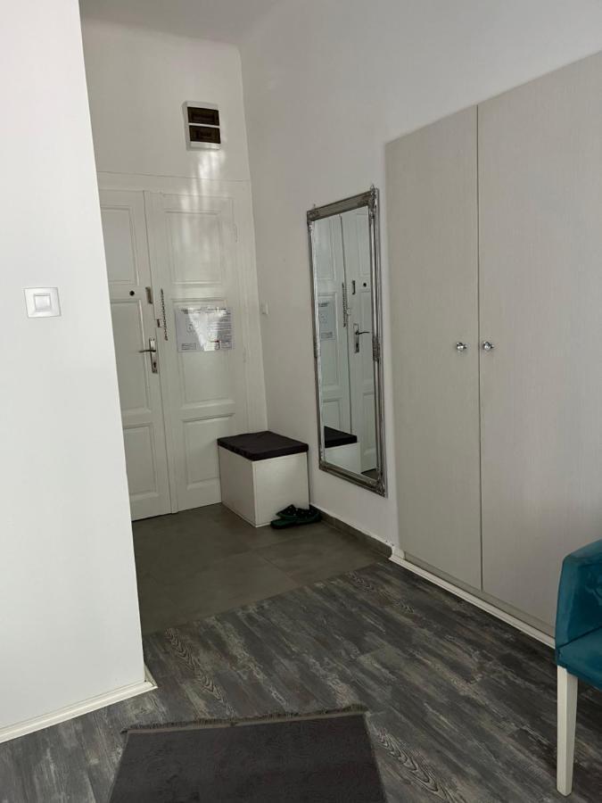Center Cosy Vintage Apartment Novi Sad Buitenkant foto